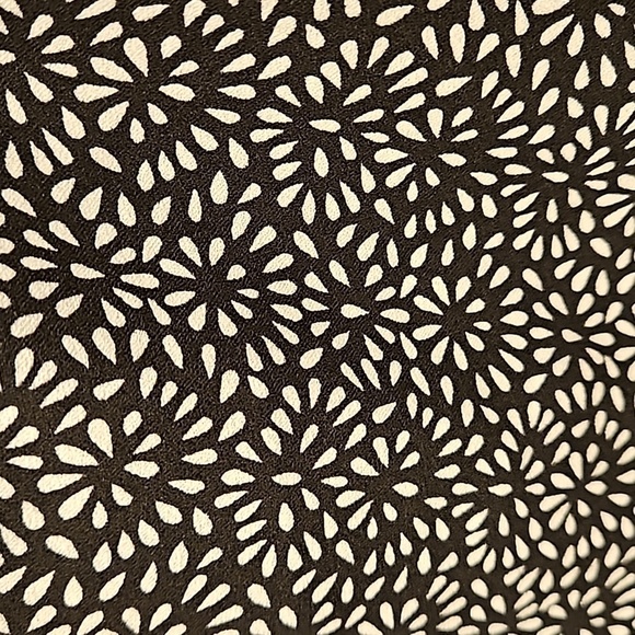 💕BANANA REPUBLIC💕 One Shoulder Blouse ~ Black & White Floral Print Medium NWT - Picture 5 of 9